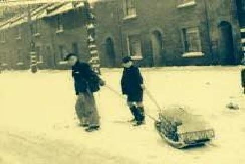 Southwark Park Road Bermondsey, in theSnow  1940. Near Southwark Park   X.jpg