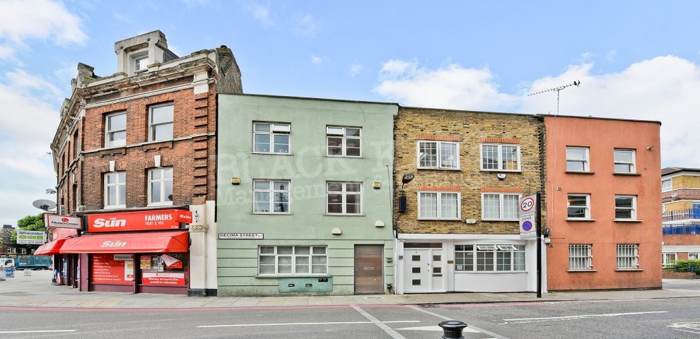 DECIMA STREET.jpg