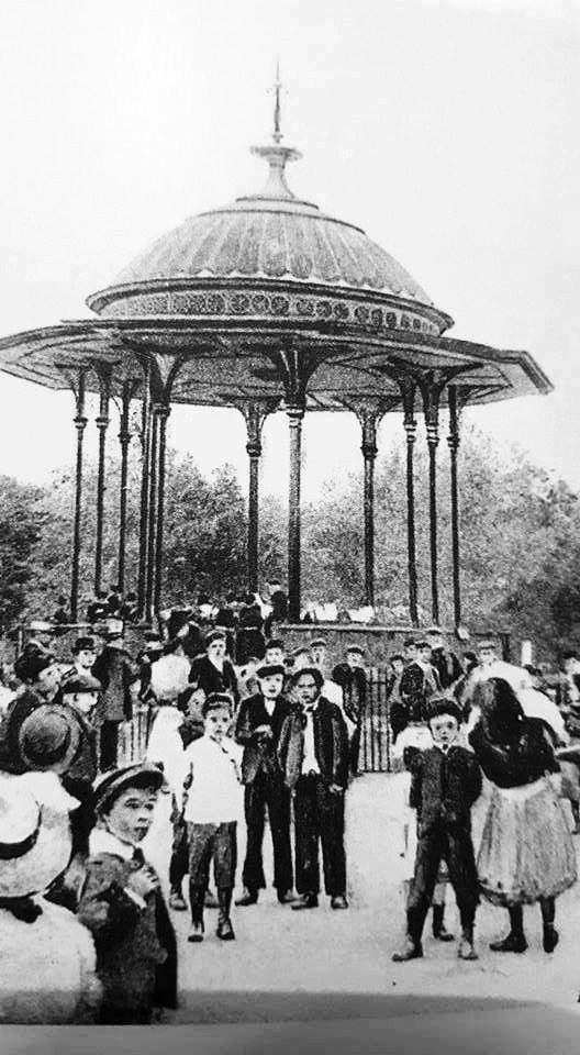 The Bandstand in Southwark Park in 1910.jpg