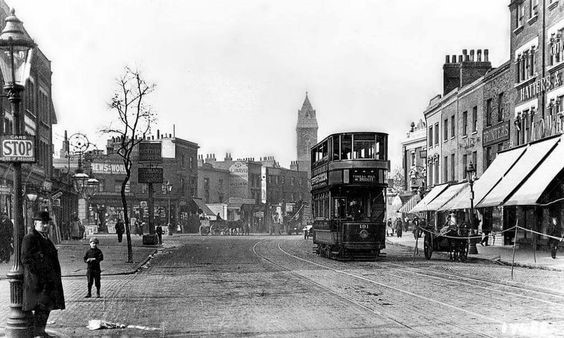 c. 1910 Tram,Old Kent Rd,Kentish Rovers Pub on left..jpg