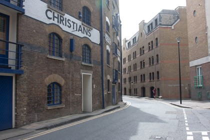 Film Pool of London 1951, Shad Thames, 2017..jpg