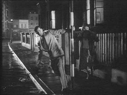 Film Pool of London 1951 Tanner St Looking towards Dockhead.jpg