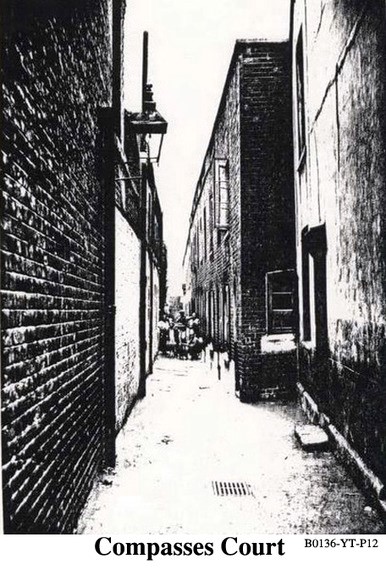 Compasses Court (off Tower Bridge Road) in the 1930s..jpg