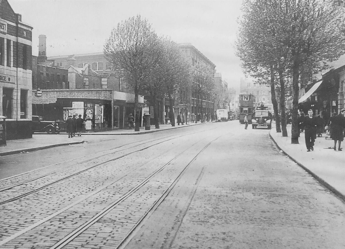 Tower Bridge Road 1950.jpg