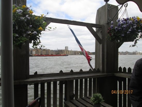 THE MAYFLOWER, A VIEW OF THE THAMES. REMEMBER SOME NICE TIMES SITTING OUT THERE, 1960s & 70s..jpg