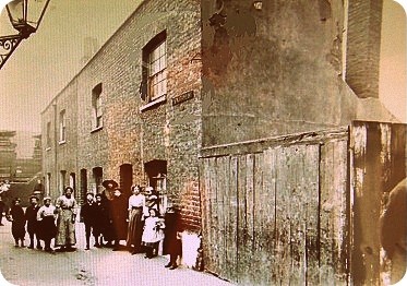 Tabard Street, Buildings at Fox's Buildings.jpg