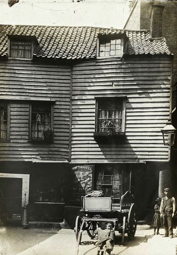Borough High Street, W.H.Daniel, Cow Keeper, White Hart Yard, c.1910.jpg
