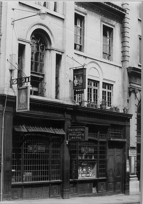 The Mitre, 14 & 15 Duke St Hill, London Bridge SE1 - in 1947.gif