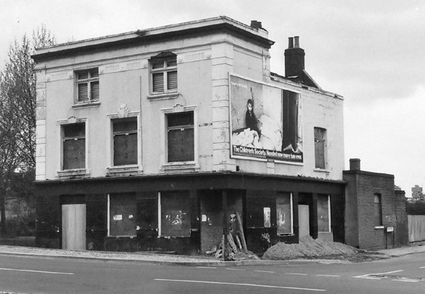 Golden Eagle Beer House on the corner of Trafalgar Road and Neate Street. This is how the pub looked in 1986, shortly before demolition..jpg