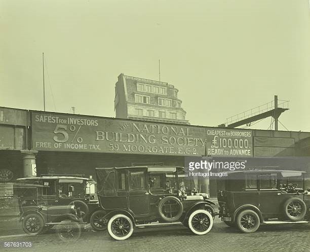 London Bridge Station 1931, cars parked outside the railway, one with white-walled tyres. X.jpg