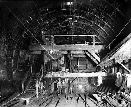 Rotherhithe Tunnel under construction 1906..jpg