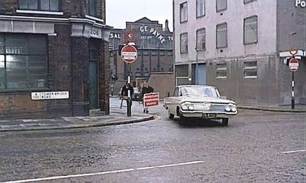 Film Circus of Fear 1966.  The junction of Tower Bridge Road and Queen Elizabeth Street SE1. 1966..jpg