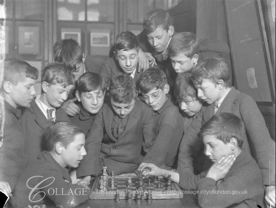 Monnow Road School Bermondsey in 1923, boys playing Chess. X.jpg
