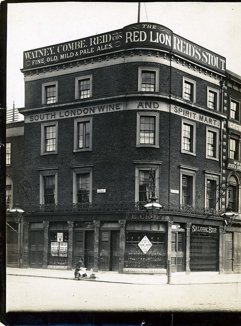 BOROUGH HIGH ST, The Red Lion closed in 2015.jpg