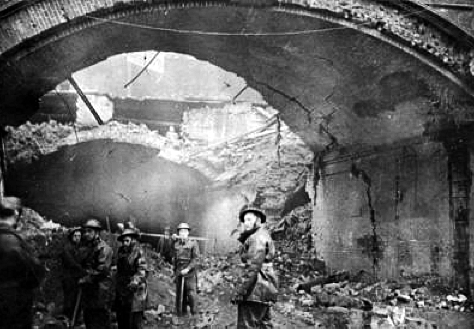 Stainer Street bombing, the arch was destroyed in a raid on 17 February 1941 and more than 60 people were killed..png