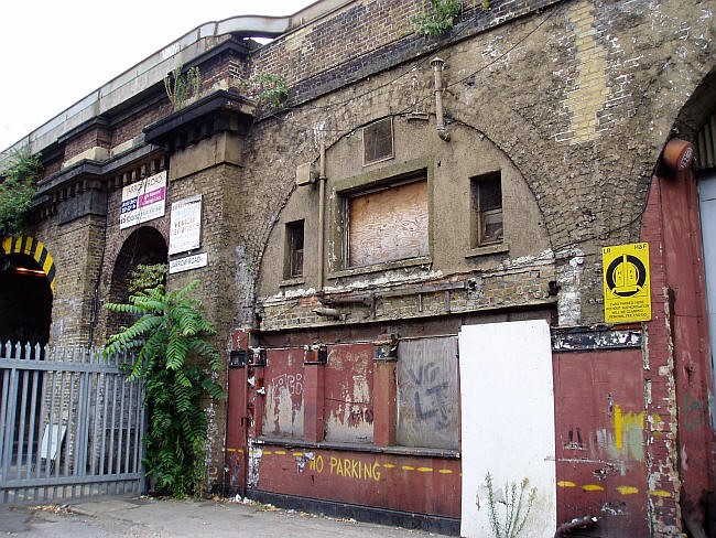 Rotherhithe New Road, site of The Halfway House Pub, pub closed in 1967.jpg
