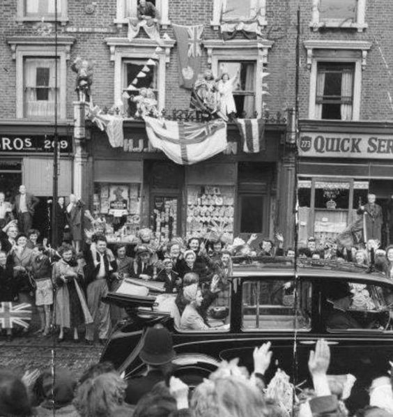 Old Kent Road, The Queen with the Duke of Edinburgh Pass Through the Crowds down the Old Kent Road in 1953.jpg