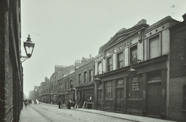 Tabard Street 1915. The George was situated at 130 Tabard Street.jpg
