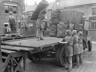 Gas Works,Old Kent Rd,c1914..jpg