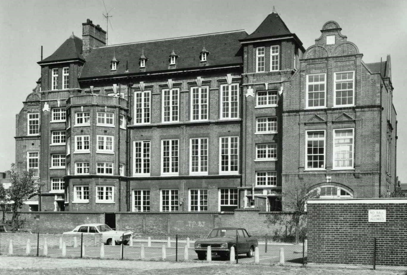 Alexis Street, Alma Primary School, 1976..jpg