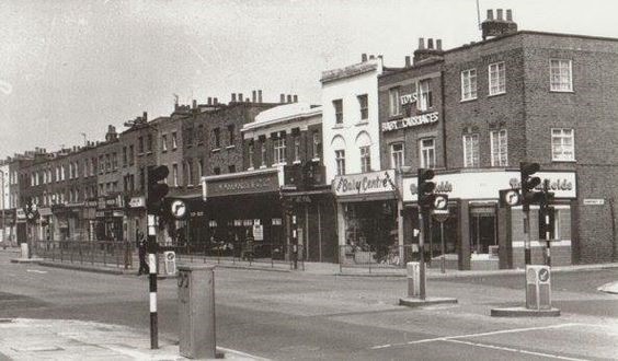 Old Kent Road, Bermondsey, first picture I’ve seen with Walworth’s in it. Albany Road left, Humphrey Street right..jpg