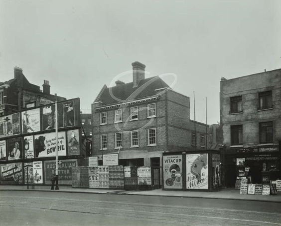 Blackfriars Road, 1935, Flowers of the Forest Pub.jpg
