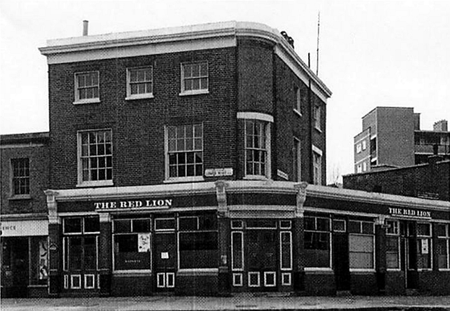 Lower Road, The Red Lion Pub Rotherhithe.gif
