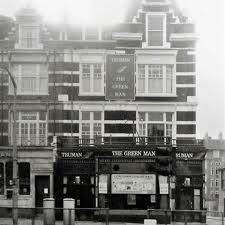 Old Kent Road, The Green Man Pub 1972. Opposite the Dun Cow Pub..jpg