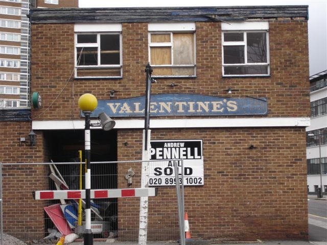 Valentine & Orson Pub, 171 Long Lane, 2007.jpg