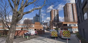 Valentine & Orson Pub, 171 Long Lane, 2007, roughly the same place 2018.jpg