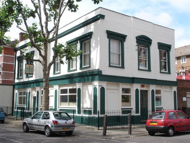 Havelock Arms, 110 Fort Road, SE1 - in July 2007.jpg