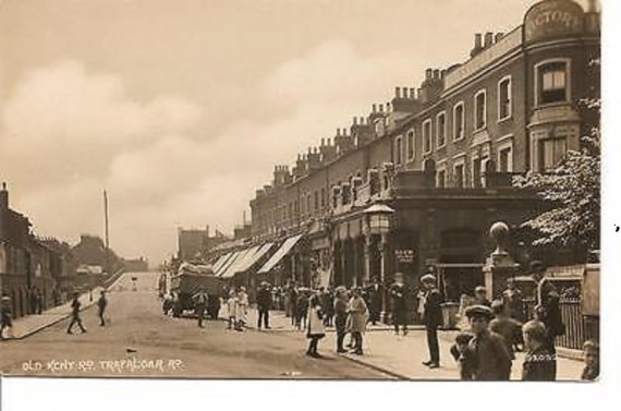 Trafalgar Road with Victory Pub.jpg