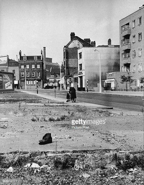 Parker's Row in Bermondsey,1956.jpg