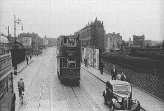 70 Tram at surrey docks.jpg