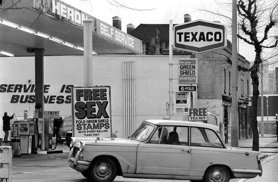 Grange Road Bermondsey 1970’s. The Texaco Petrol Station. 1.jpg