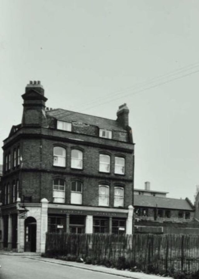 Davidge Street,The Dover Castle 1960..jpg