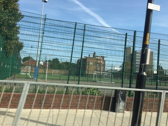 Southwark Park Road, Bermondsey, Alywin Secondary Girls School  2017.jpg