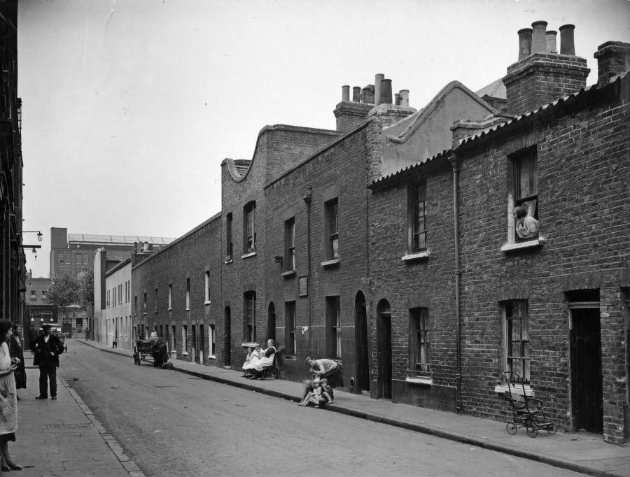 Leroy Street, facing Tower Bridge Road. X.jpg