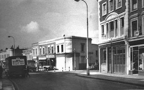Southwark Park Road,The Blue, the Blue Anchor Pub, Blue Anchor Lane right, Bermondsey  1953.jpg