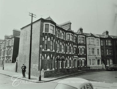 Odell Street right, Dartnell Road left, 1972.jpg
