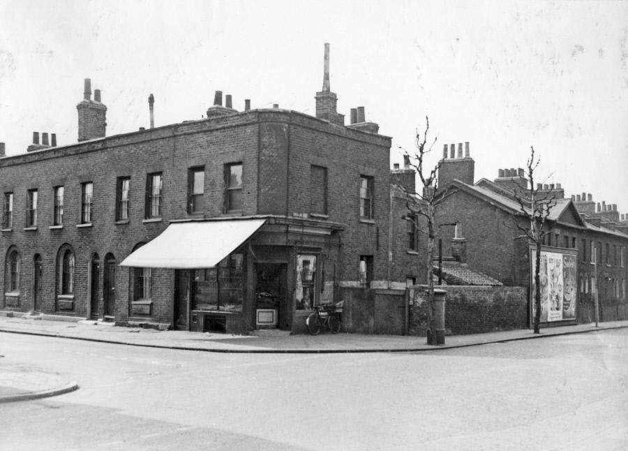 Spa Road South side at the junction with Alscot Road, opposite the Municipal Offices, March 1956.  X.png