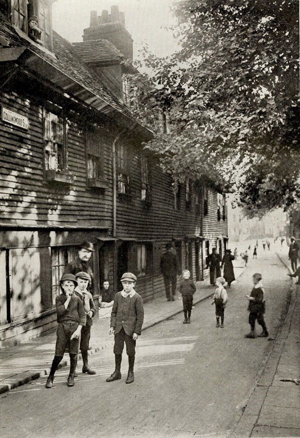 Colombo Street, was Collingwood St in c1900. A Street off Great Charlotte Street, now called The Cut..jpg