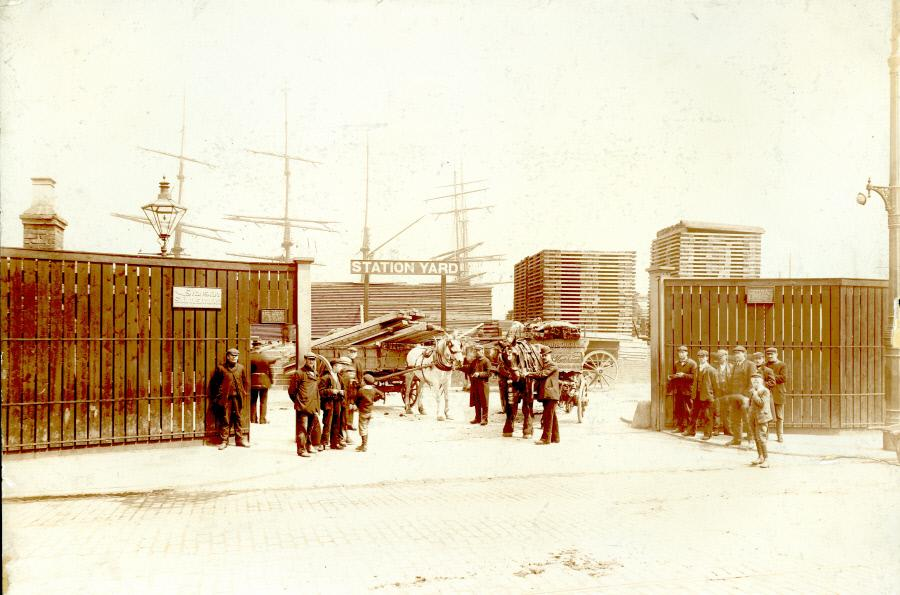 Surrey Commercial Docks entrance in Rotherhithe, c1907 X.png