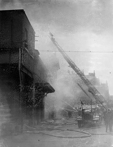 BRICKLAYERS ARMS DEPOT FIRE 1936.jpg