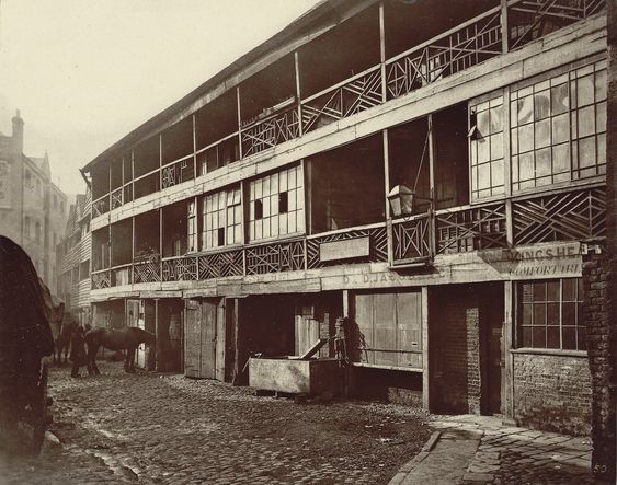 Borough High Street, King’s Head Inn Yard, Southwark 1881..jpg