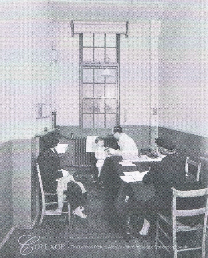 Webb Street School medical inspection c1939.  X.jpg
