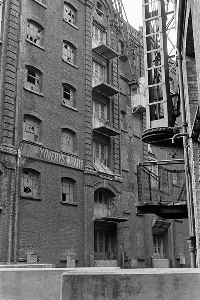 Clink Street, St Mary Overy's Wharf c1978..jpg