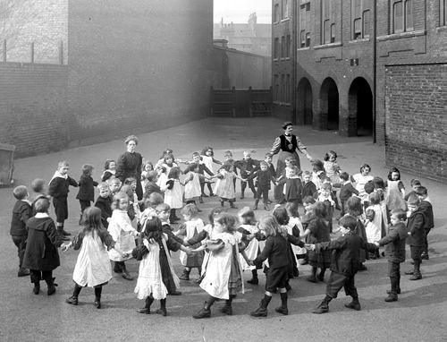 Flint St, School. Southwark,1908.Current name English Martyrs RC Primary School..jpg