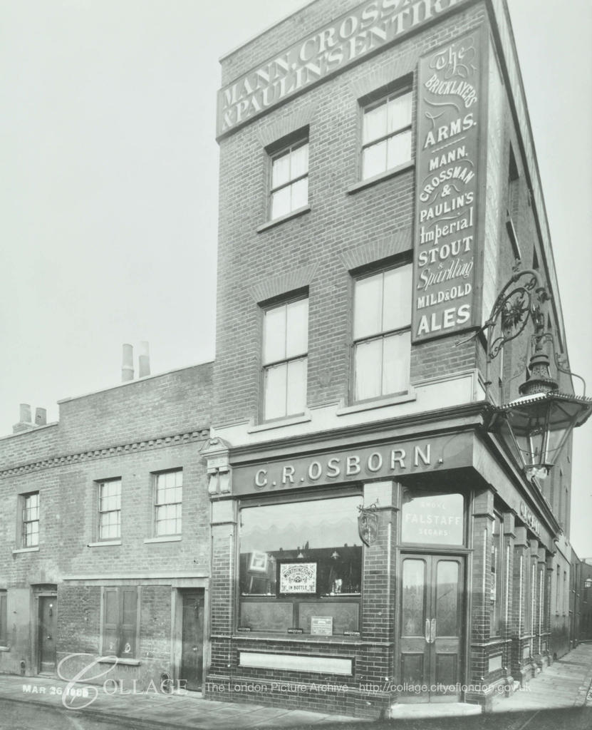 Bricklayer Arms, Adam Street (later Brunel Road) Bermondsey c1905.  X.png
