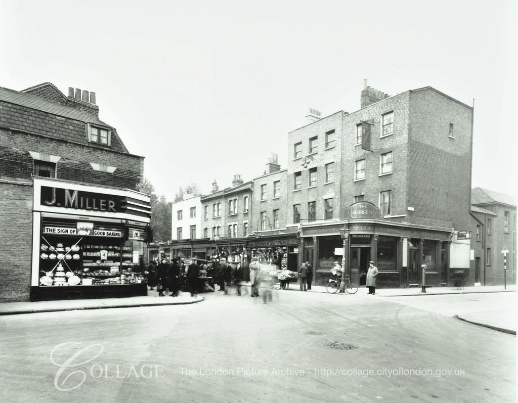East Street on the corner of Dawes Street, showing the George IV public House. 1939.  X.png